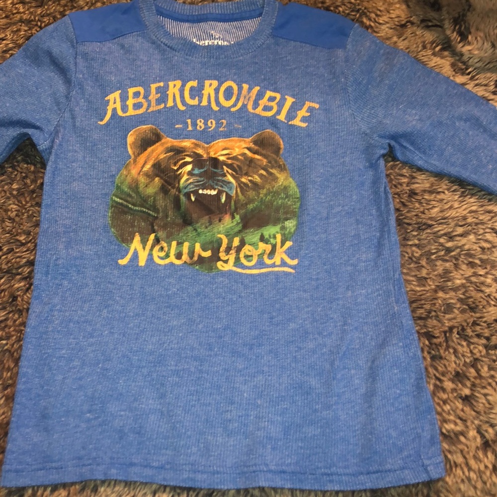 Blue Abercrombie logo tee